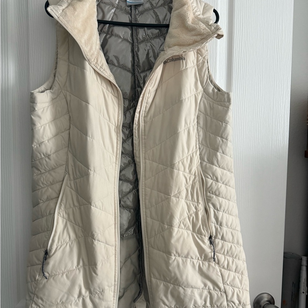 Columbia Women's Ivory Quilted Hooded Insulated Vest